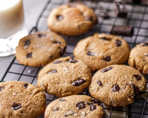 protein chocolate chip cookies